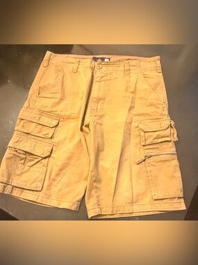 Men's Cargo Shorts in Khaki